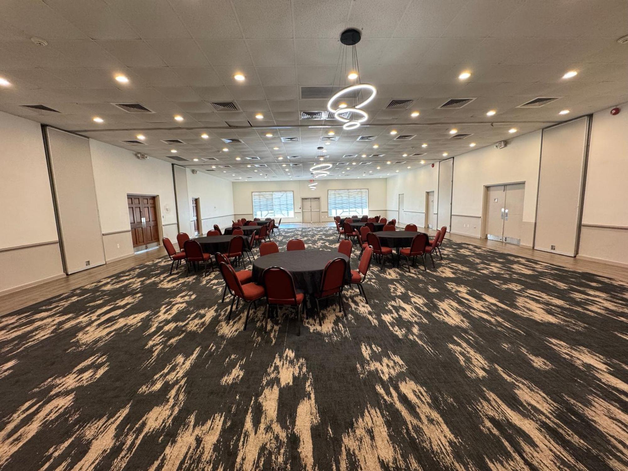 Clarion Inn & Suites Dothan South Экстерьер фото